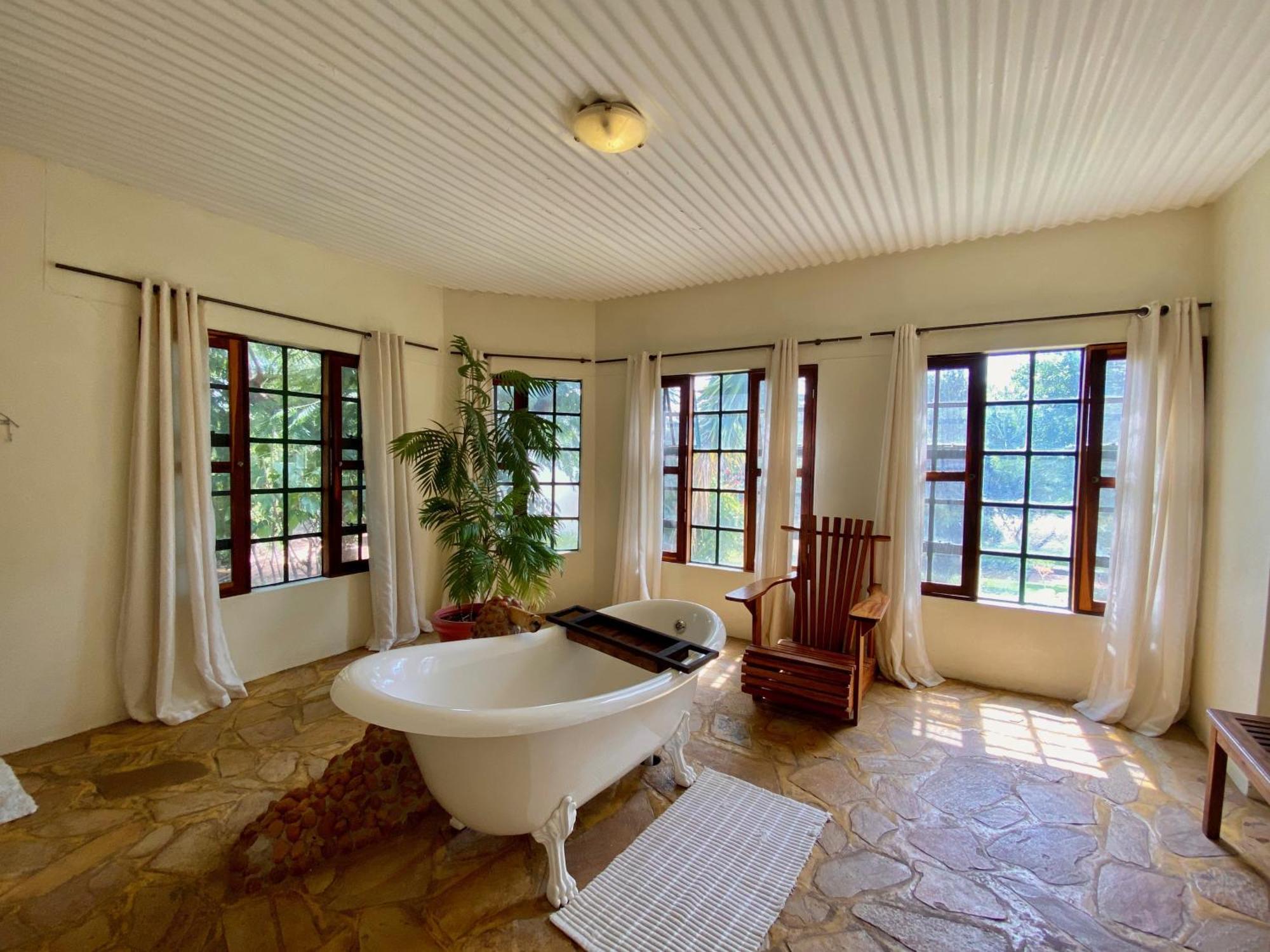 Tambuti Lodge Rundu Exterior photo