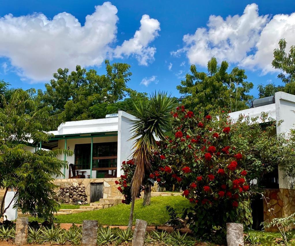 Tambuti Lodge Rundu Exterior photo