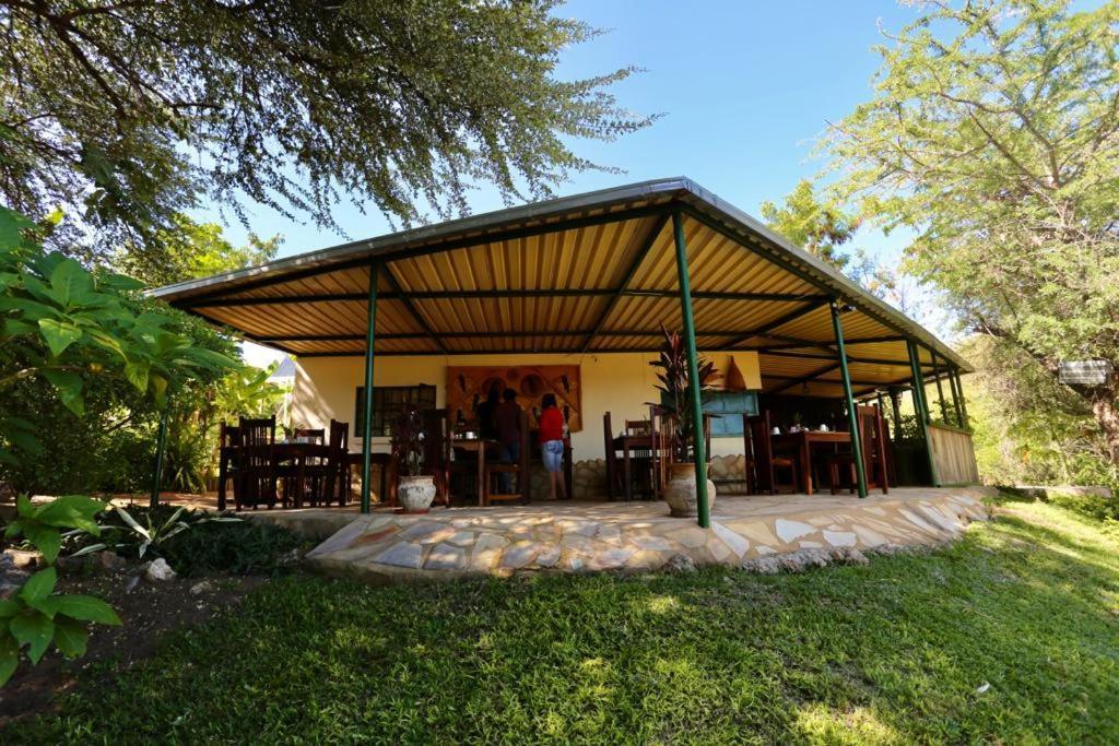Tambuti Lodge Rundu Exterior photo