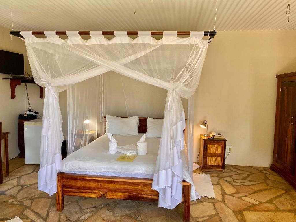 Tambuti Lodge Rundu Exterior photo