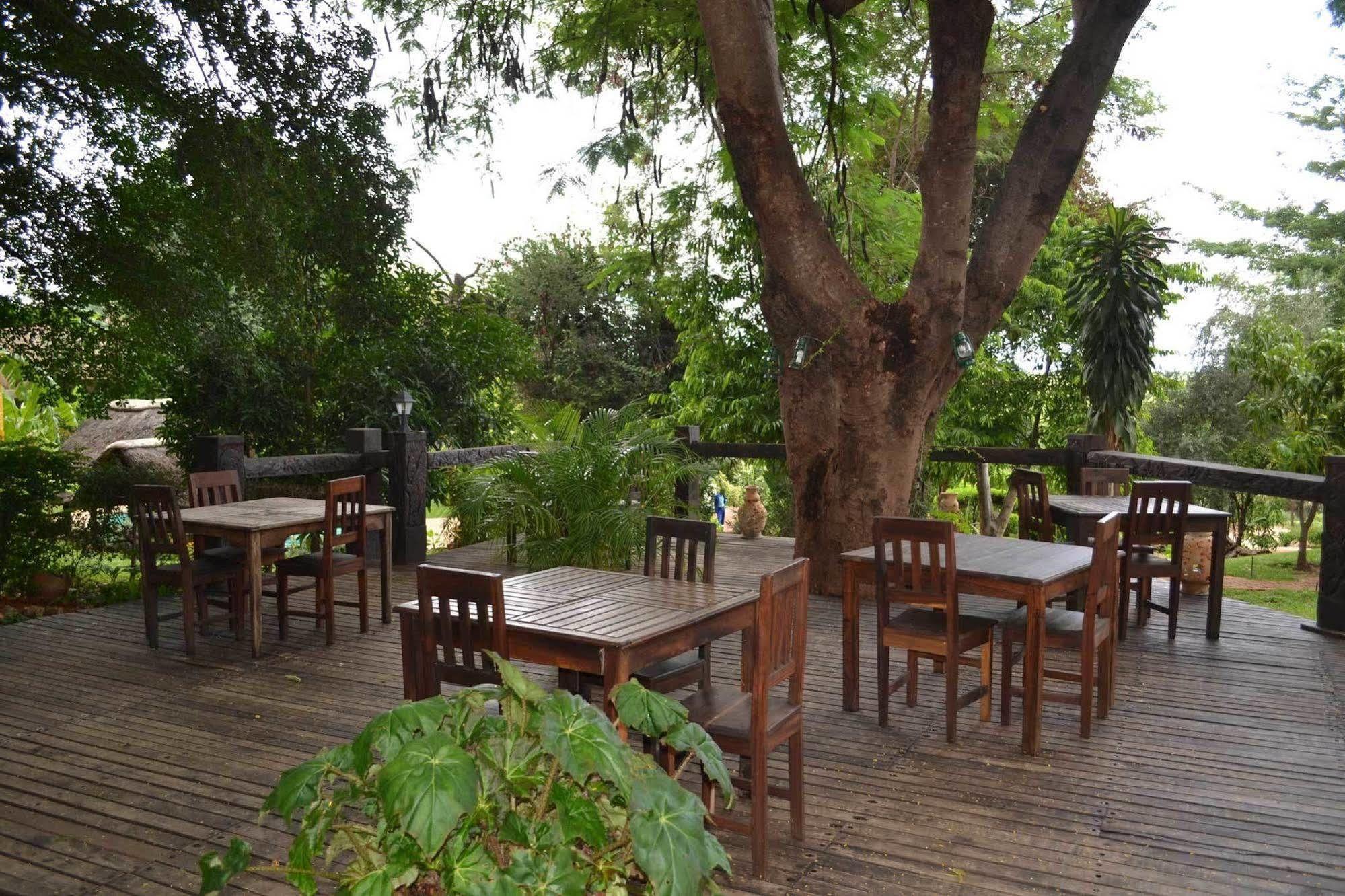 Tambuti Lodge Rundu Exterior photo