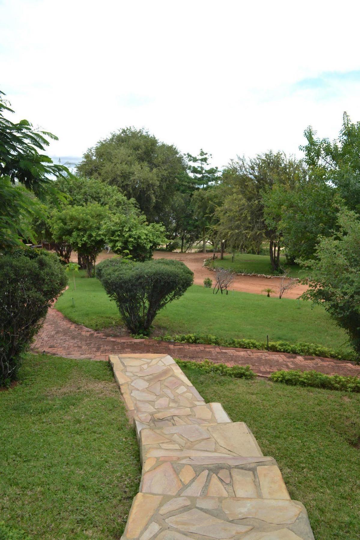 Tambuti Lodge Rundu Exterior photo