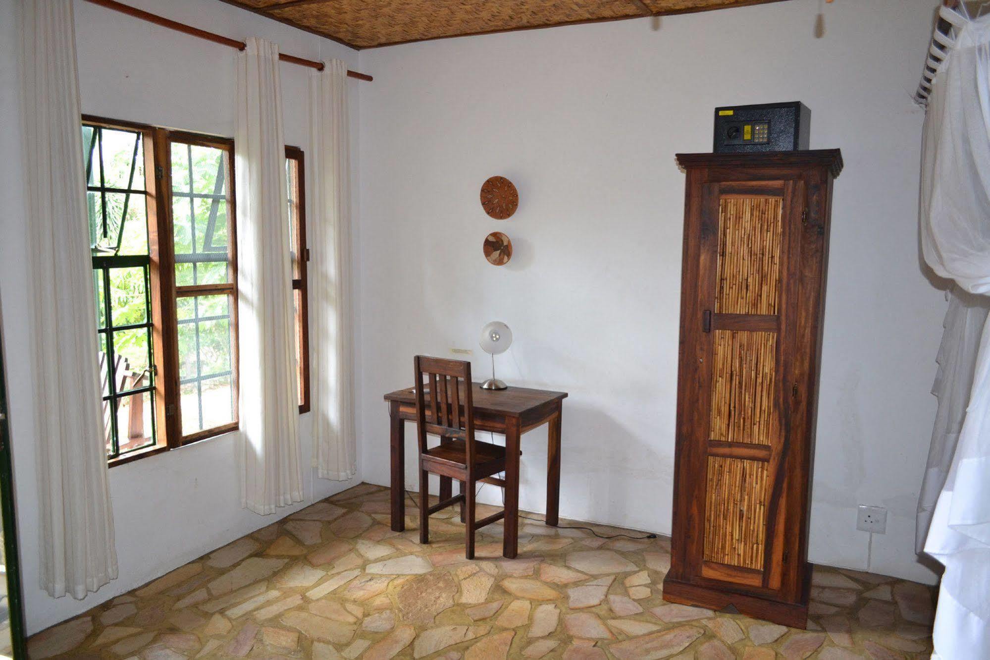 Tambuti Lodge Rundu Exterior photo